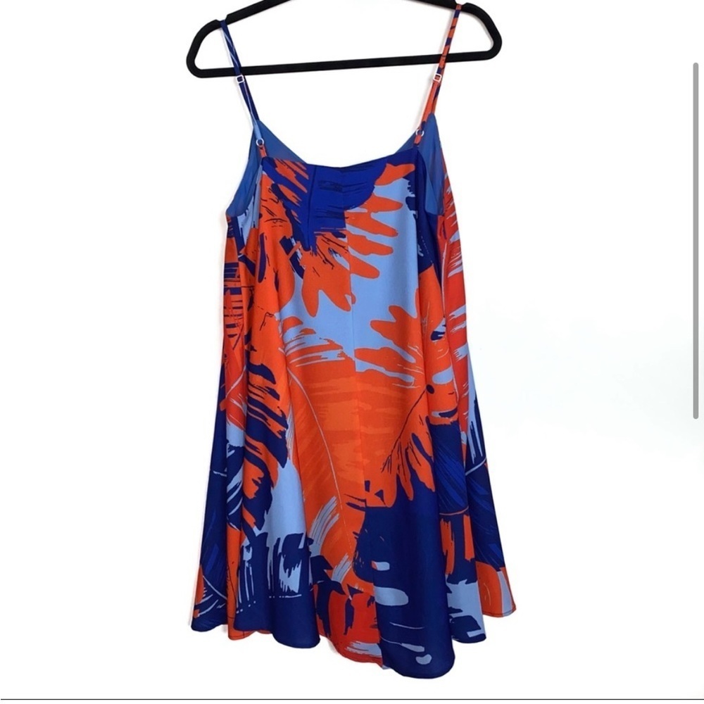 N/Nicholas Diamond Crepe V Neck Floral Dress in Palm Print - Picture 3 of 7